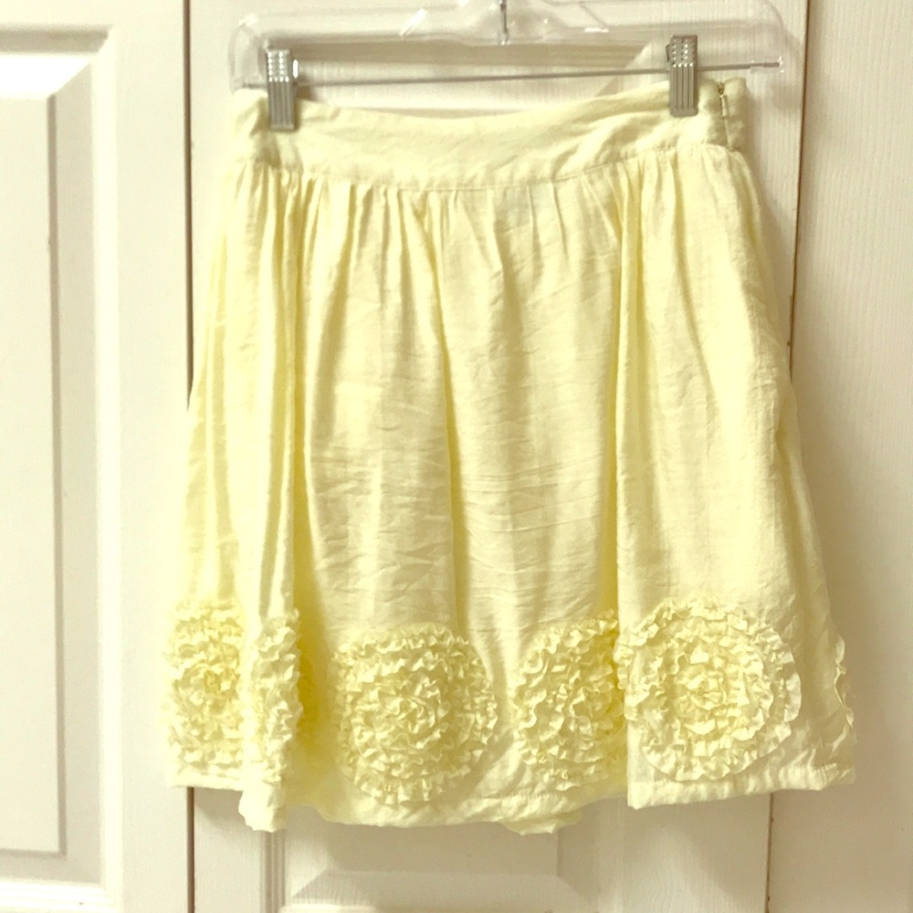 Cream short floral flared skirt